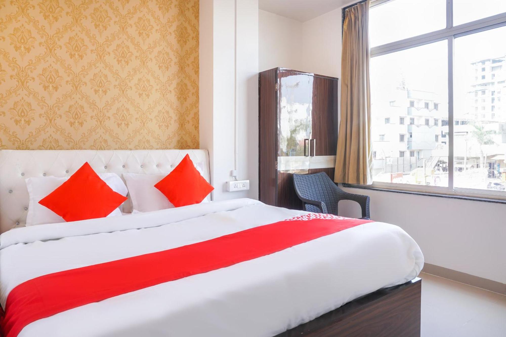 Phursungi Hotel O Nitya Executive מראה חיצוני תמונה