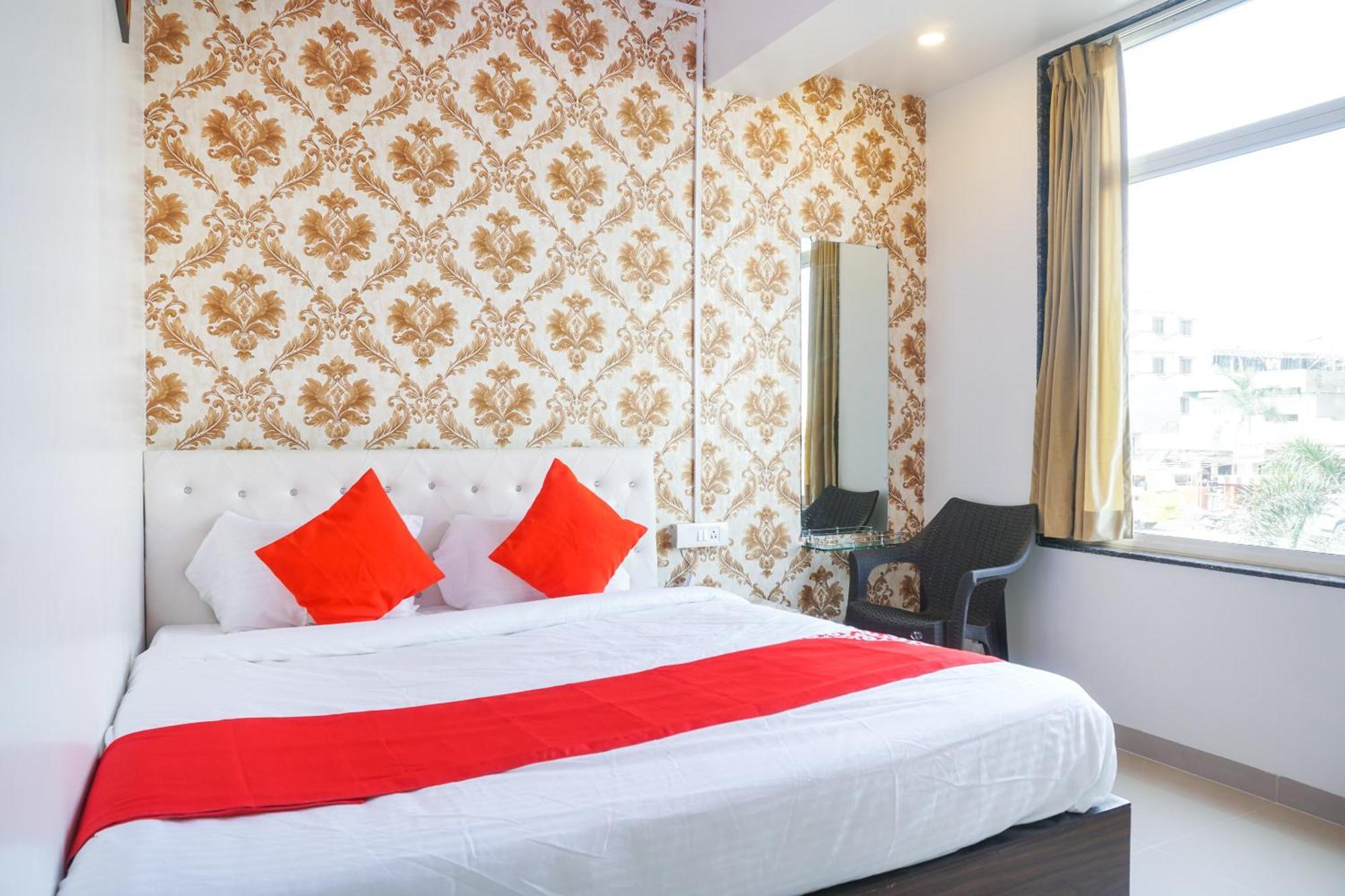 Phursungi Hotel O Nitya Executive מראה חיצוני תמונה