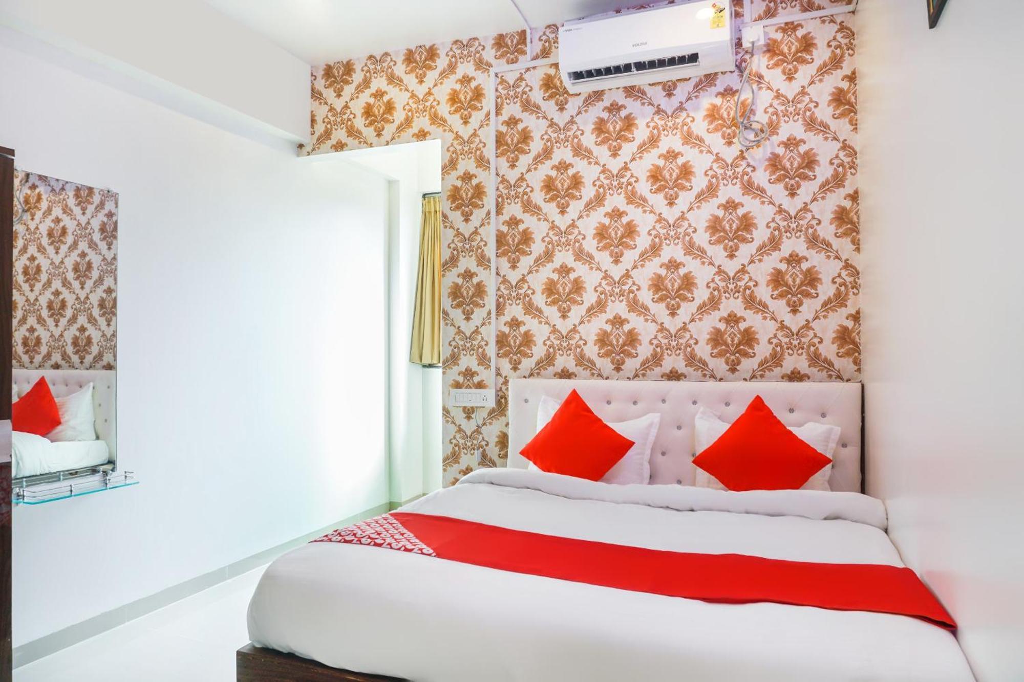 Phursungi Hotel O Nitya Executive מראה חיצוני תמונה