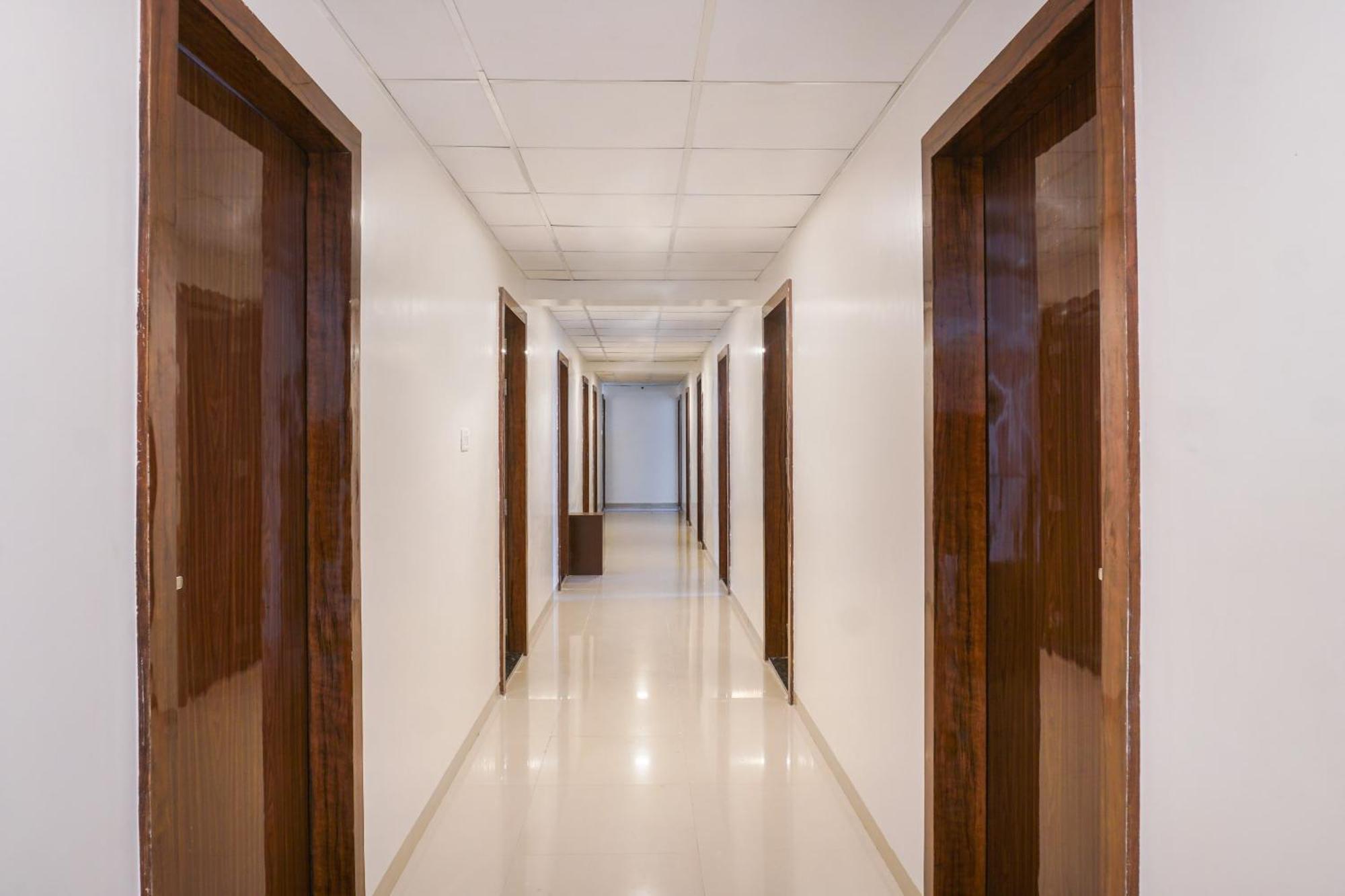 Phursungi Hotel O Nitya Executive מראה חיצוני תמונה
