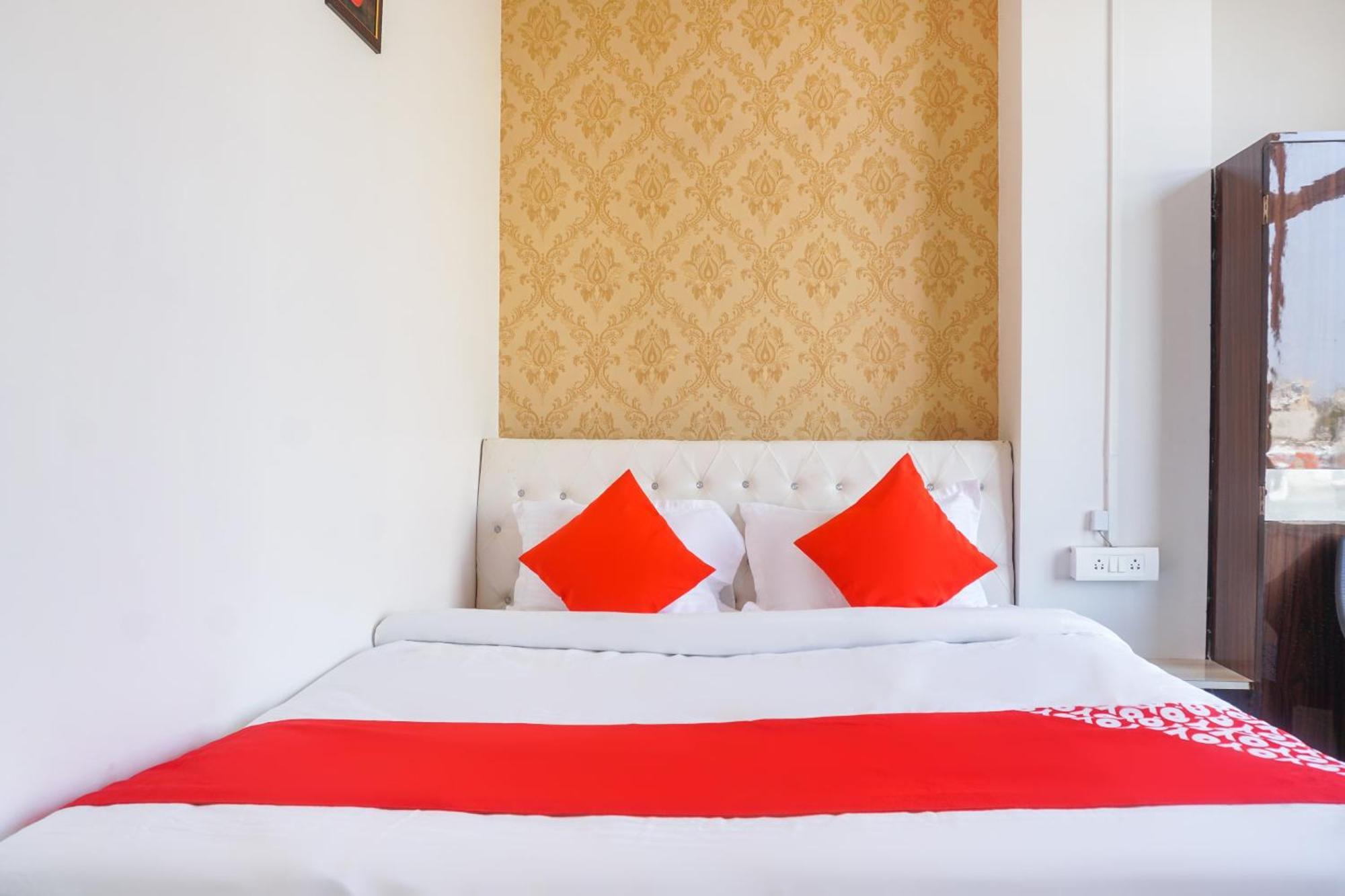 Phursungi Hotel O Nitya Executive מראה חיצוני תמונה