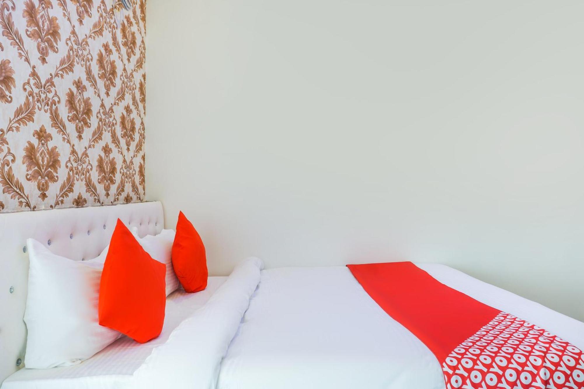 Phursungi Hotel O Nitya Executive מראה חיצוני תמונה