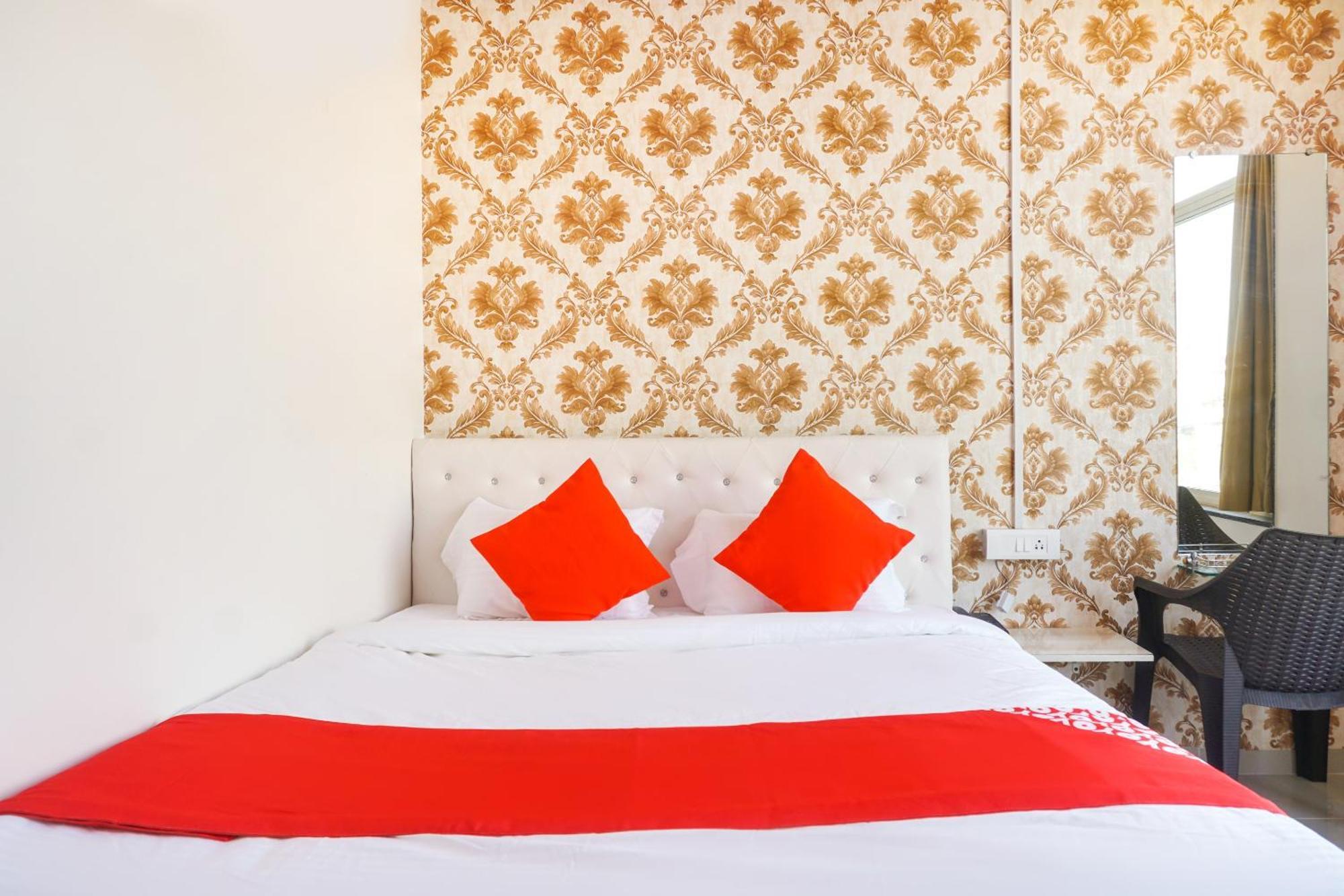 Phursungi Hotel O Nitya Executive מראה חיצוני תמונה